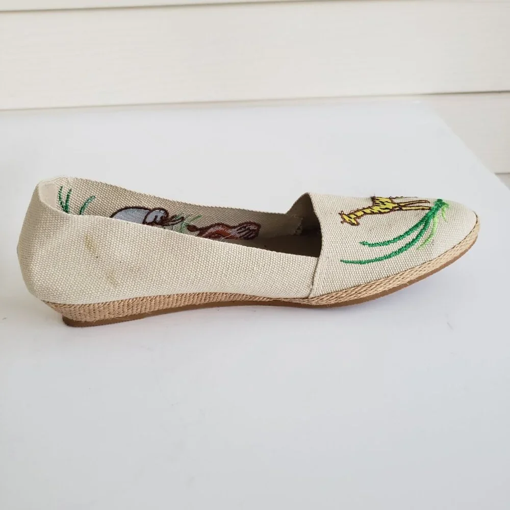 Vintage 70s/80s Margery Wind by Beacon wild animals embroidered canvas shoes